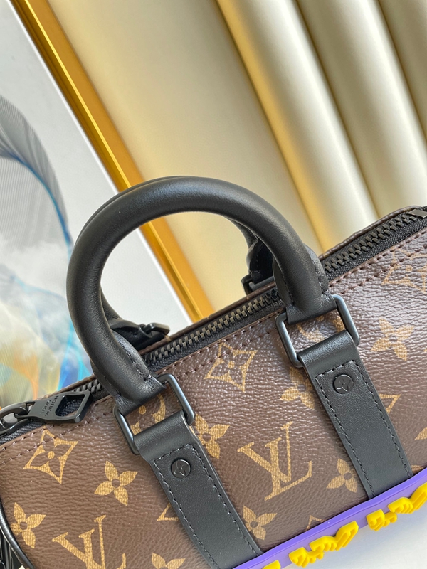 ルイヴィトンバッグ側面デザイン